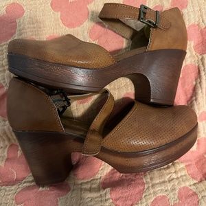 New BOC Congo Natasha Clogs size 7